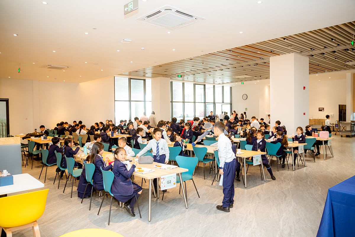 校园餐厅